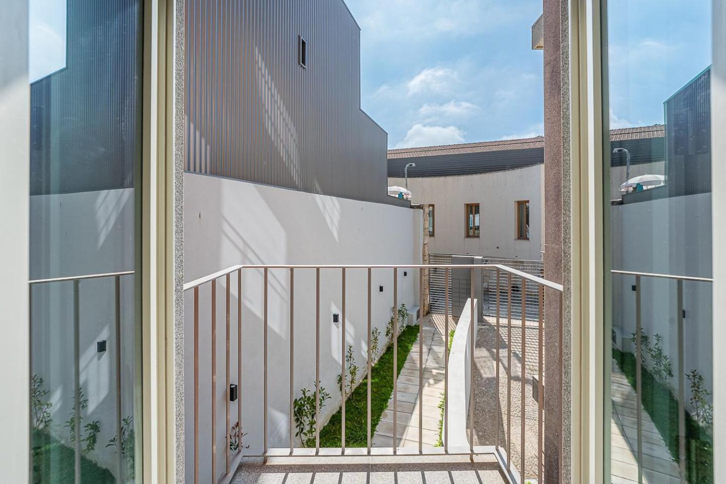 Guestready - Downtown Refuge With Private Parking Apartment Porto Exterior photo